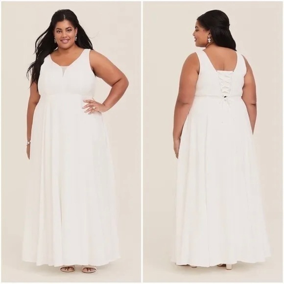 torrid Dresses & Skirts - NWT Torrid size 18 special occasion ivory sweetheart gown